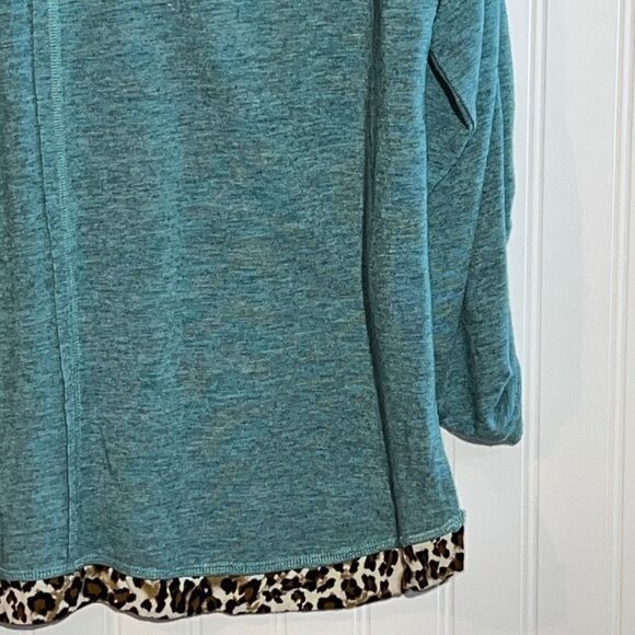 Kori America women’s small green/blue vneck long sleeve blouse animal print trim - Picture 9 of 10